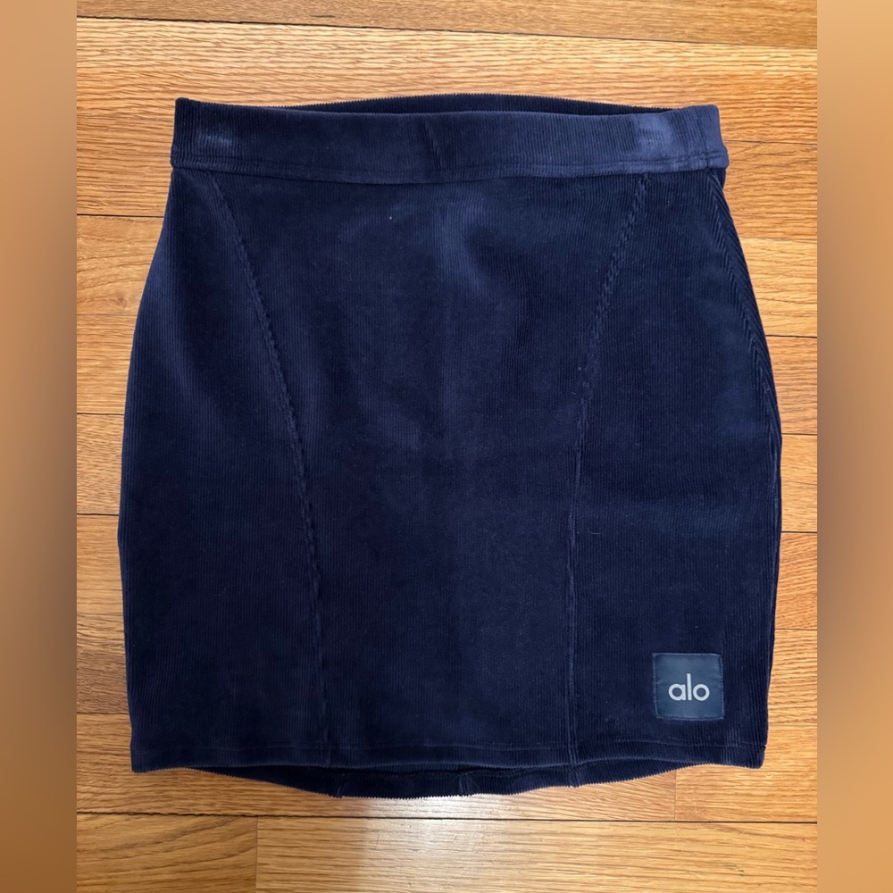 ALO Yoga Women's Navy Mini Skirt